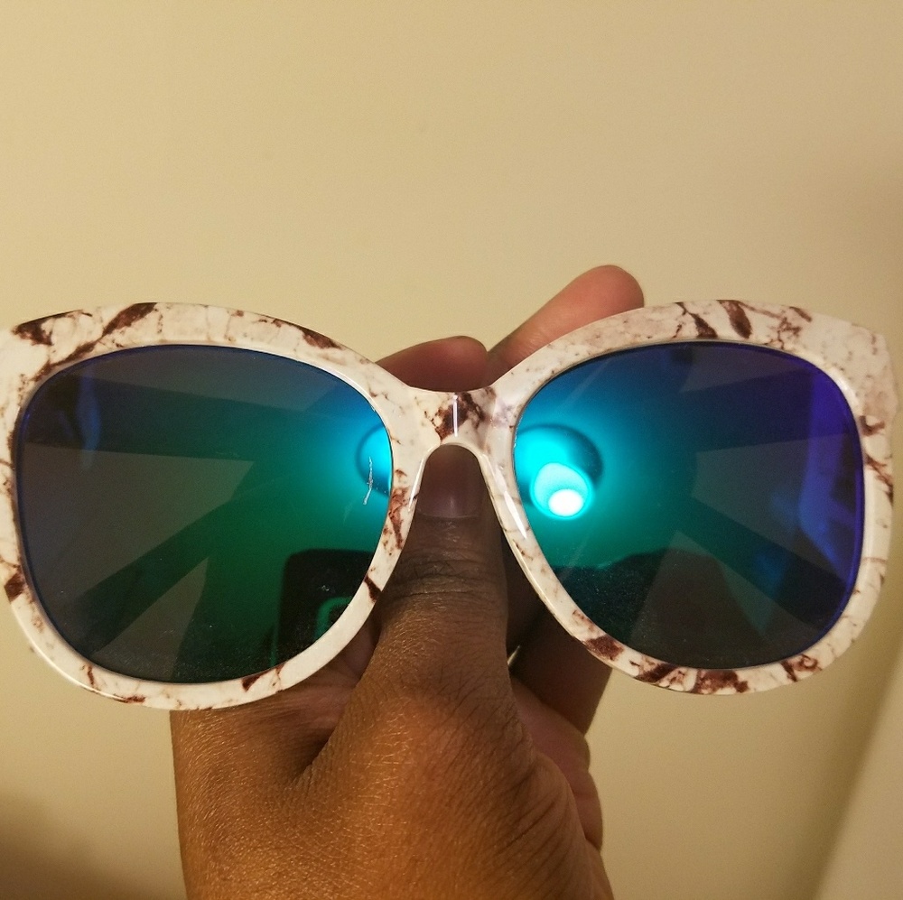 Summer bundle!! - Picture 6 of 6